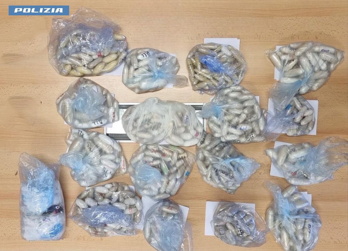 Bagaglio sospetto in stazione, all’interno trovati quasi 8 kg di droga