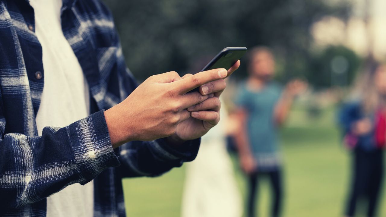 Catanzaro, giovani bullizzano un portatore di handicap. Il video diffuso in rete