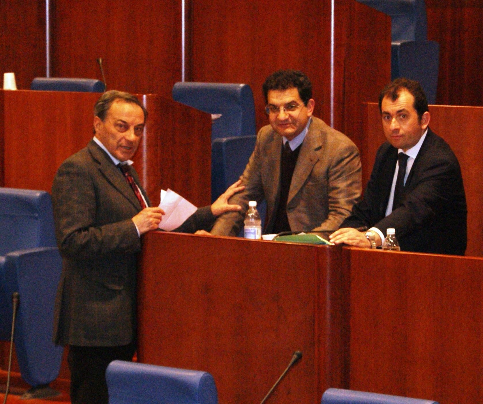 «Idv? Tenuto in vita per spendere il finanziamento pubblico»