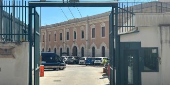 Reggio Calabria, poliziotto penitenziario aggredito durante il rientro dei detenuti