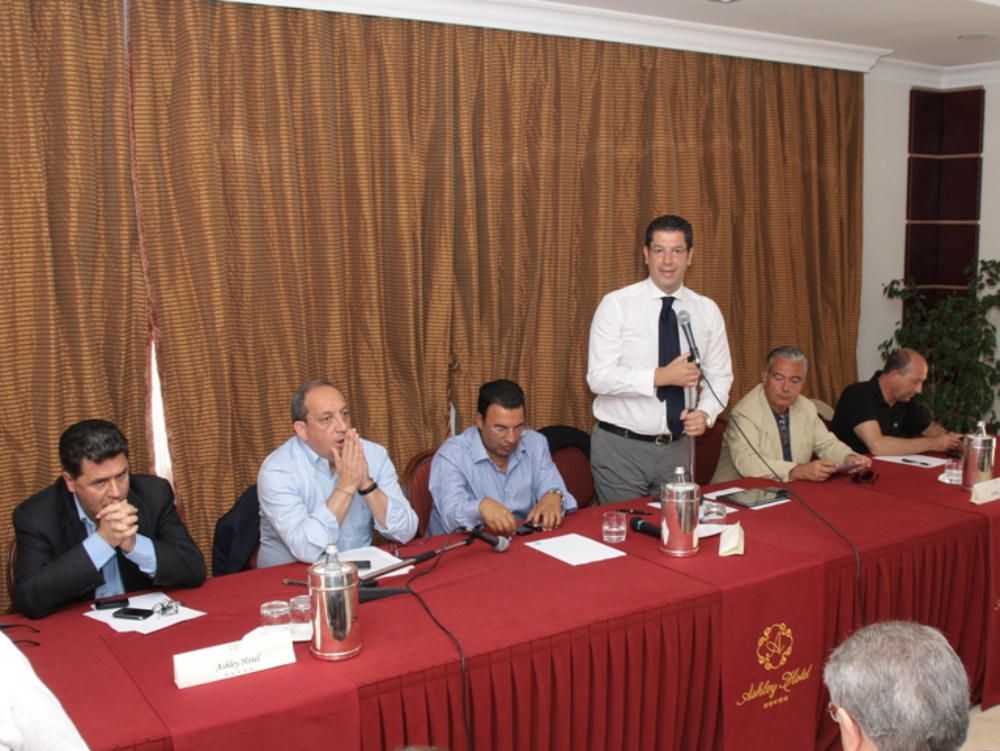 Show del governatore contro la stampa. «E la lista "Scopelliti Presidente" resta»