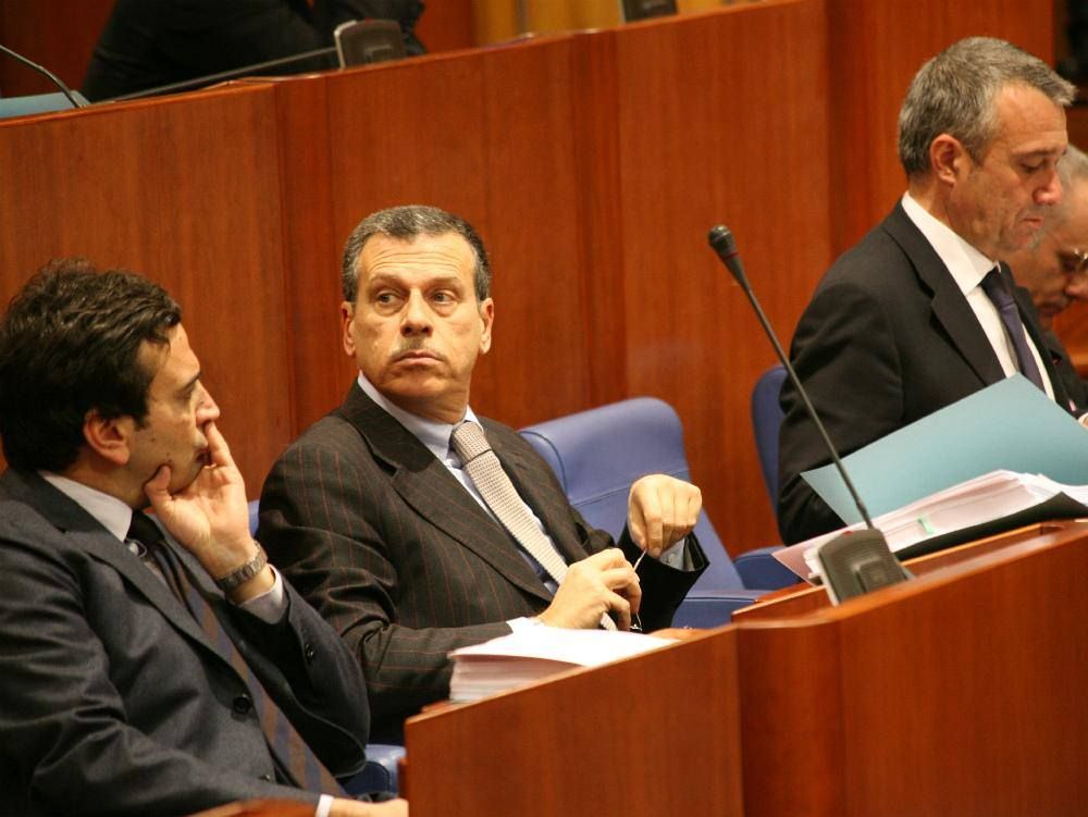 Caputo insiste: «Una regia occulta dietro la legge elettorale»