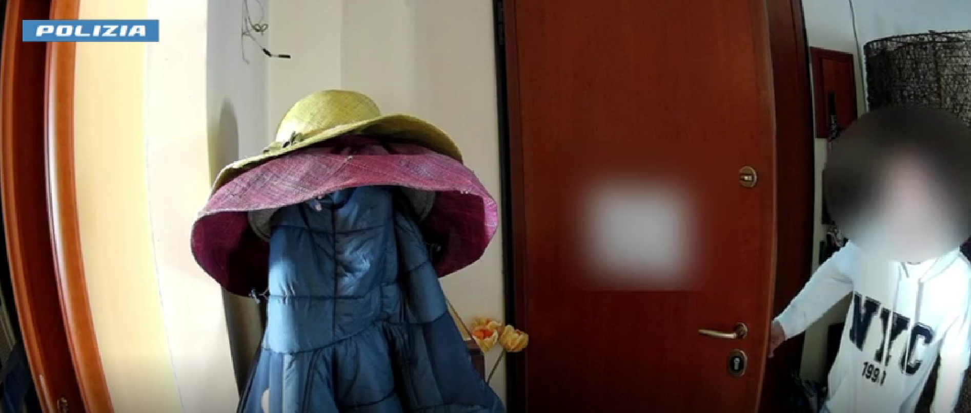 Furti in appartamento a Vibo con chiavi adulterate, arrestato un uomo dalla Polizia – VIDEO