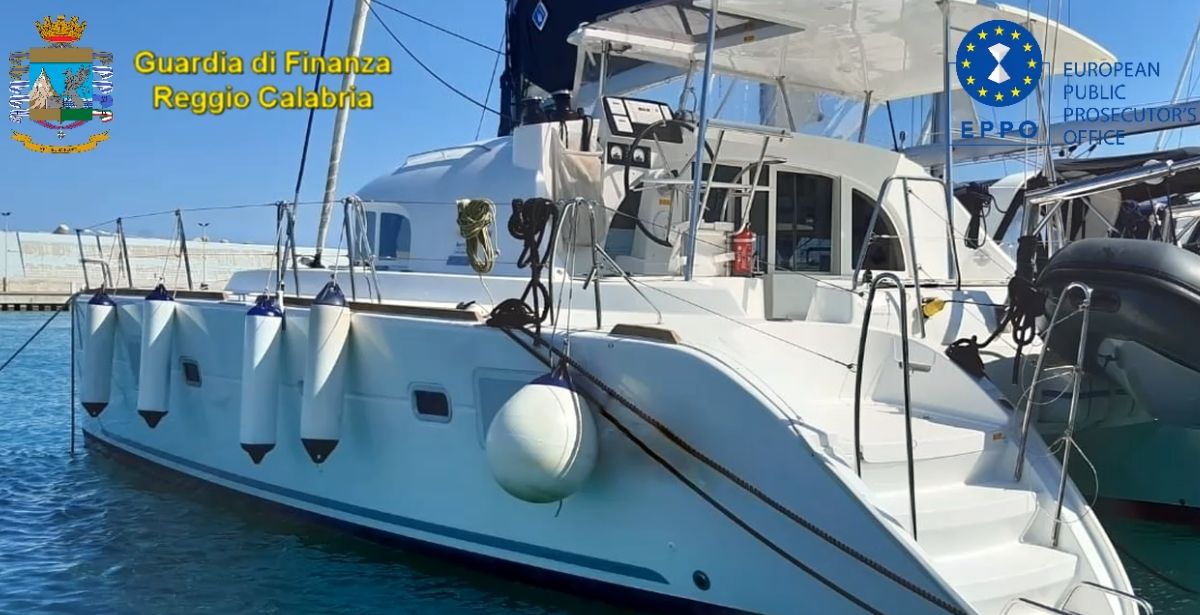 Barche a vela con i fondi Ue per il turismo in Calabria. Ma solcavano i mari siciliani: 6 imprenditori indagati – VIDEO