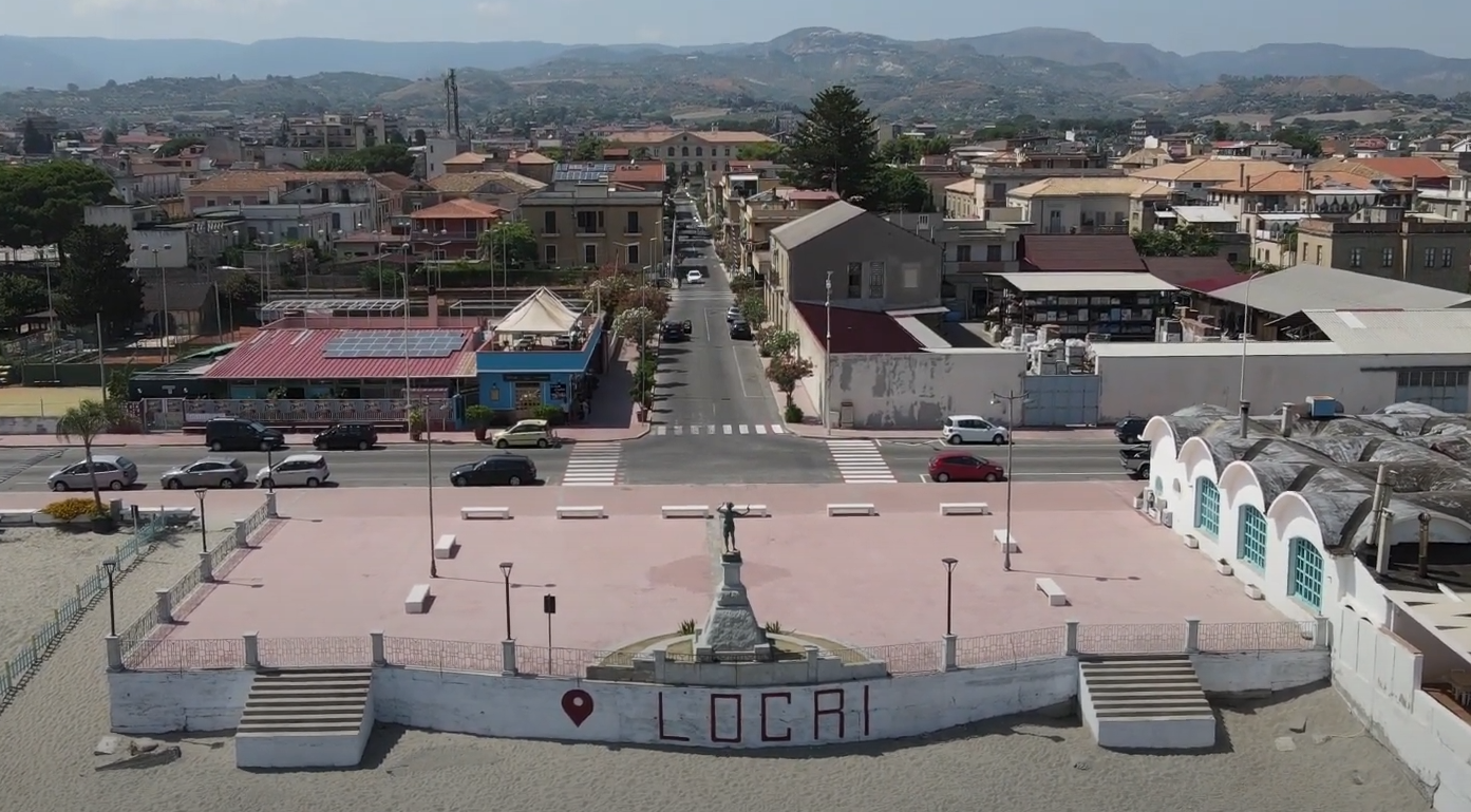 Locri, l'emergenza non ferma il turismo. Calabrese: «Presenze in crescita. Premiata la balneabilità»