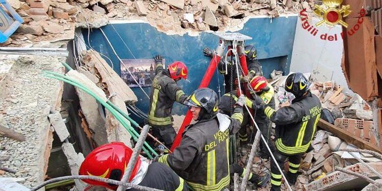 Crolla palazzina a Torino: morto bimbo di 4 anni