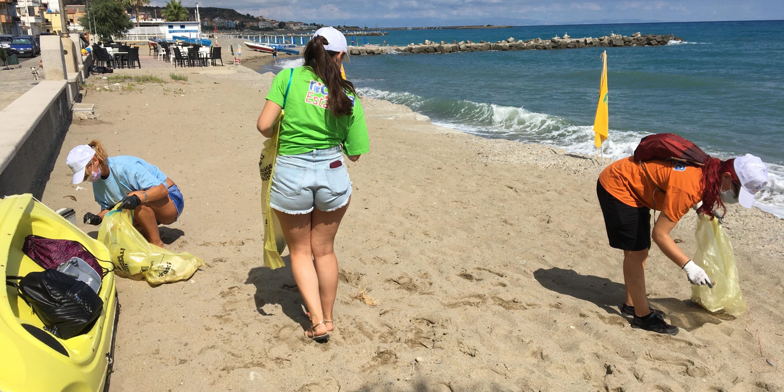 Ricicla Estate, tappa a Cariati per la pulizia della spiaggia