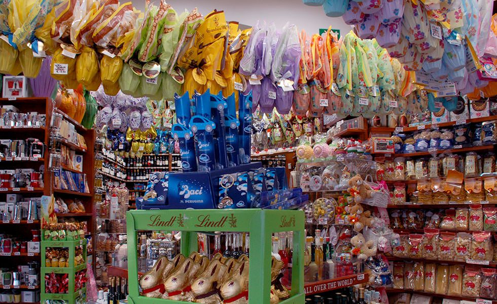 Cosenza, sequestrati 100mila gadget pasquali in arrivo dalla Cina