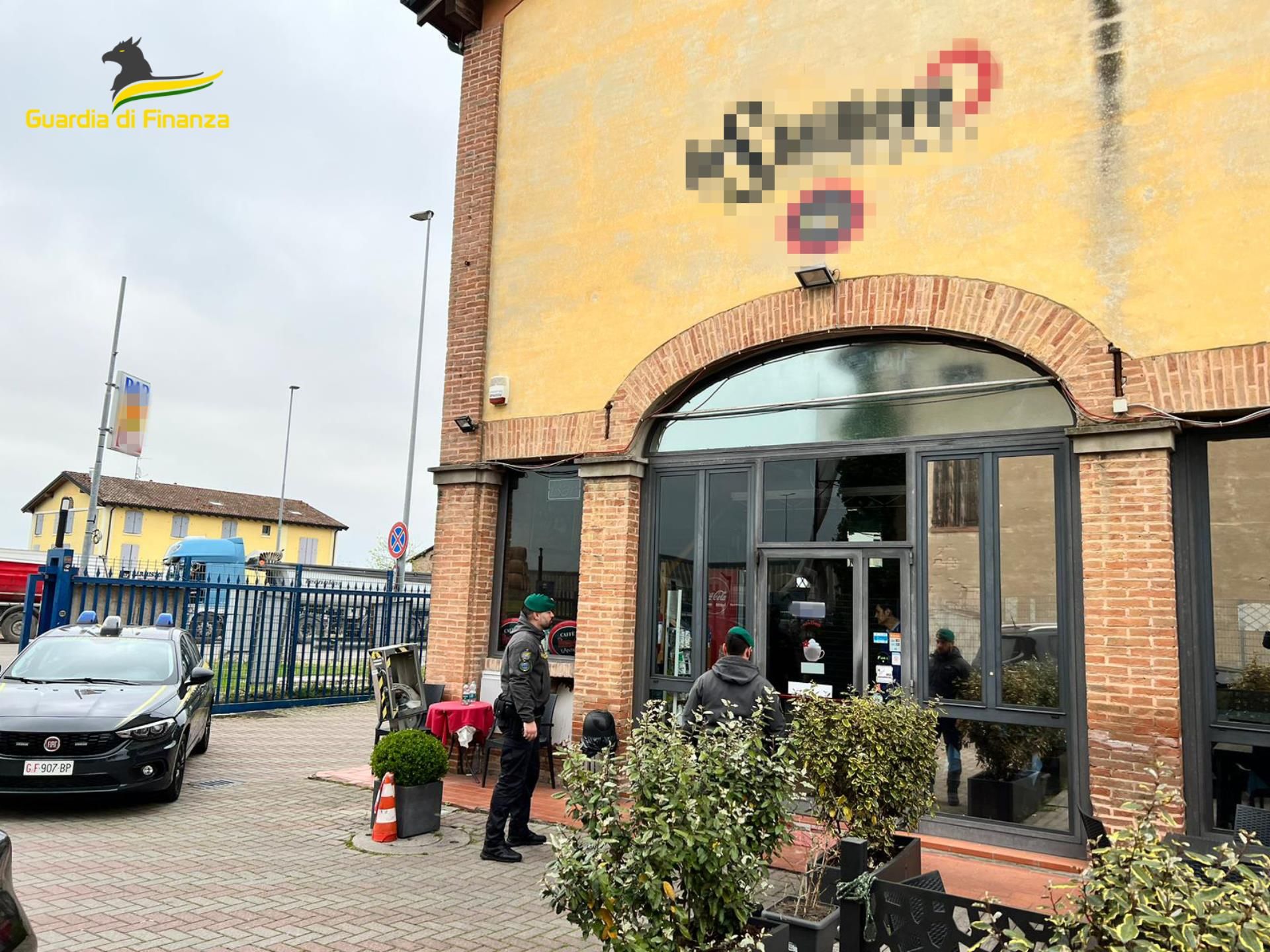 Aiuti Covid spesi in Maserati. Sequestrato a Modena il ristorante di un uomo vicino ai Piromalli