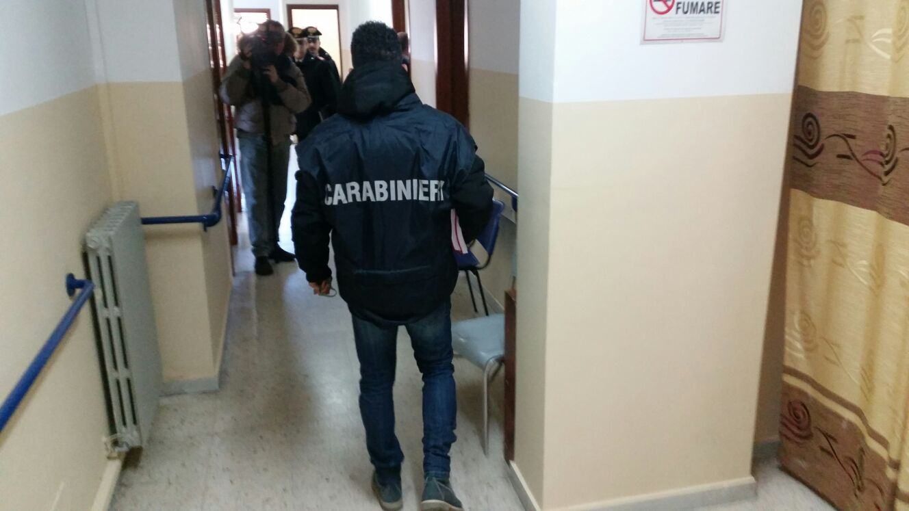 ALL WALKING | Giocavano alle slot anziché lavorare, blitz all'Asp di Cosenza – VIDEO