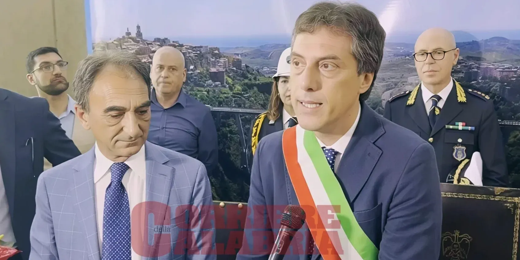 «Rispettosi sì, stupidi no». Fiorita riaccende il duello con Abramo. E poi accusa gli «indignati cialtroni»