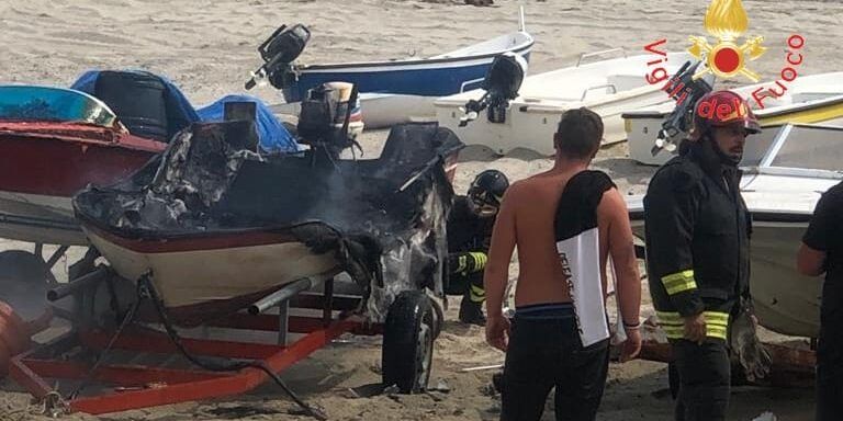 Sellia Marina, incendiato un natante in un rimessaggio privato