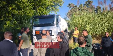 Protesta a Vibo Marina, agricoltori in pressing su Roma: «Politica “distratta”, ma se si ferma l’agricoltura si ferma tutto» – FOTO E VIDEO