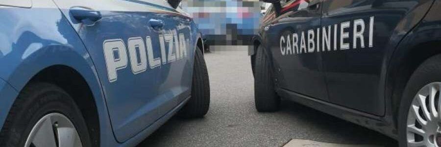 Auto in fuga provoca incidente, tre morti