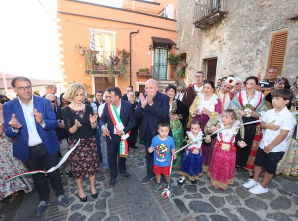 Oliverio promette più investimenti per le minoranze linguistiche