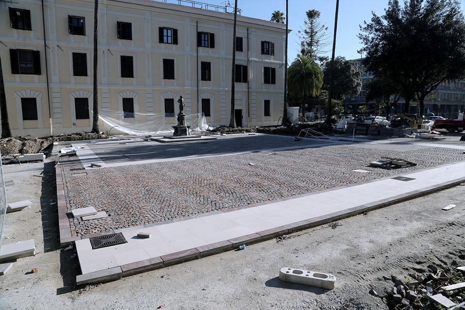 Cosenza, risolto il contratto con la società al lavoro sull'isola pedonale