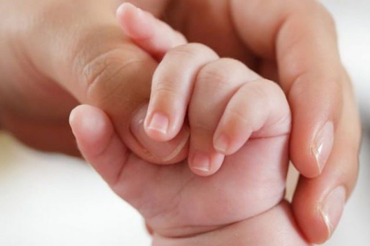 Fuggita dalla guerra in Ucraina, partorisce a Cosenza dopo tre giorni di viaggio in auto