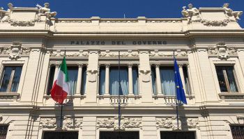 Mimmo Lucano sospeso dalla Prefettura dalle funzioni di sindaco di Riace