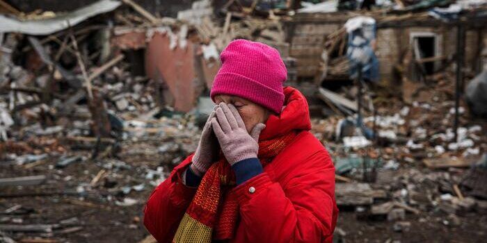 Raid russo su una scuola a Mykolaiv. Attacco alla base vicino Leopoli
