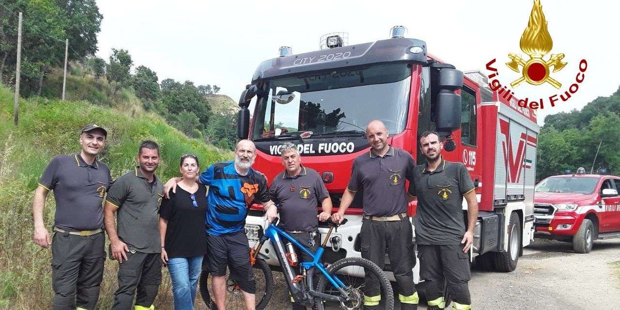 Ciclista si perde nella vegetazione, recuperato dai vigili del fuoco grazie alla geolocalizzazione