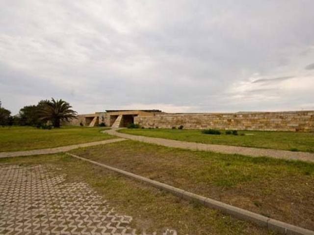 Rubavano monete antiche nel museo di Capocolonna, arrestati due tombaroli