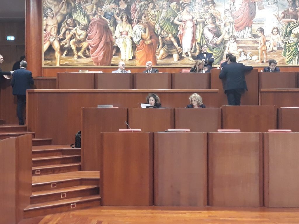 «Sui gessi di cartone Oliverio non ha raccontato la verità»