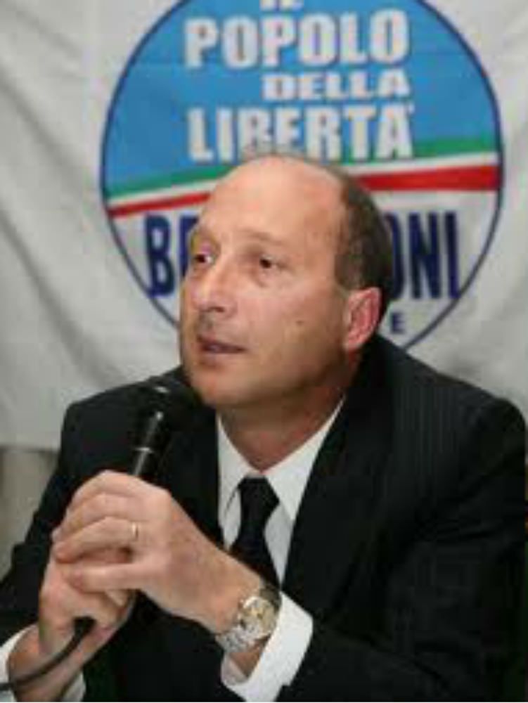 Foti incalza: «Scongiurare i licenziamenti al Policlinico di Reggio»