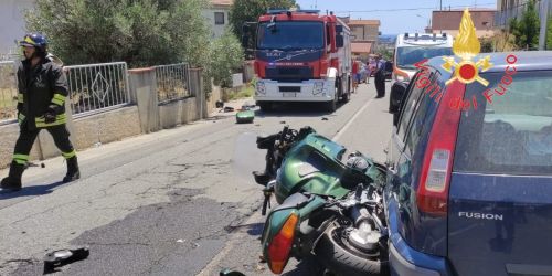Scontro auto-moto a Sellia Marina, muore un centauro