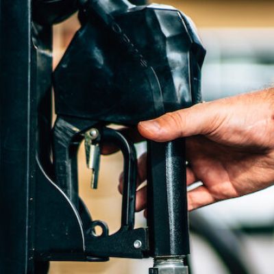 Caro carburante, partire o tornare in Calabria è un salasso