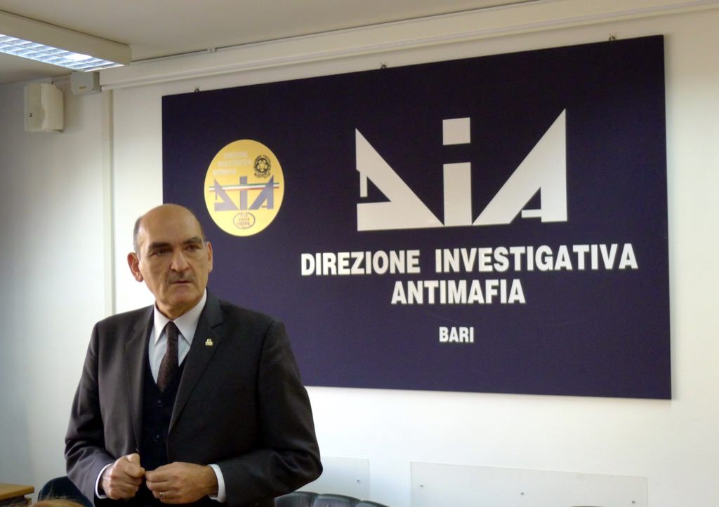 «Grazie ai colletti bianchi corrotti la 'ndrangheta si infiltra nella finanza»