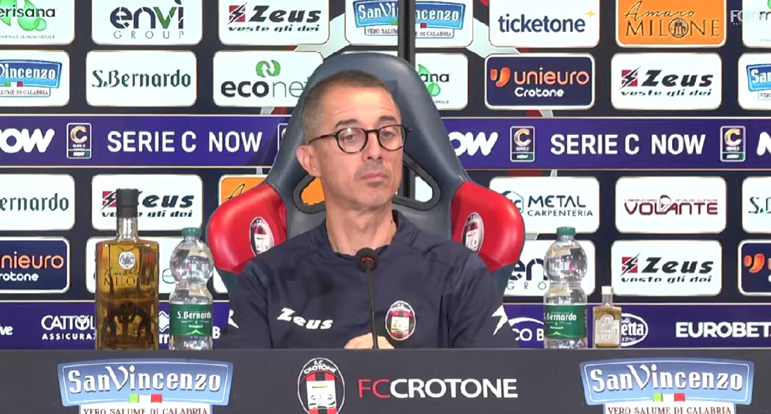 Crotone, Longo: «Ora dobbiamo essere bravi a gestire le pressioni positive»