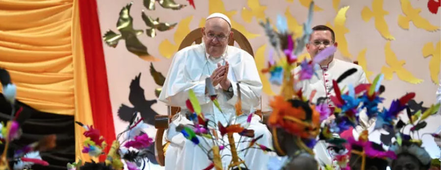 Il Papa all’Angelus chiede il «dono della pace»