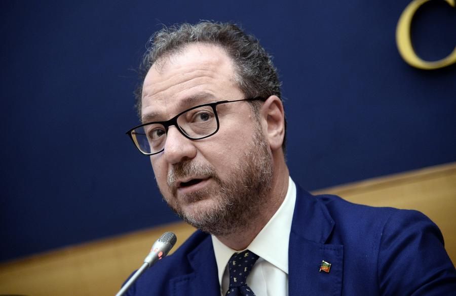 E anche Mulè e Cattaneo fanno quadrato: «Un “no” a Mangialavori? Saremmo all’anno zero della politica»