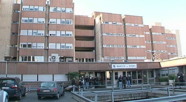 Neonato muore dopo il parto, aperta inchiesta a Reggio