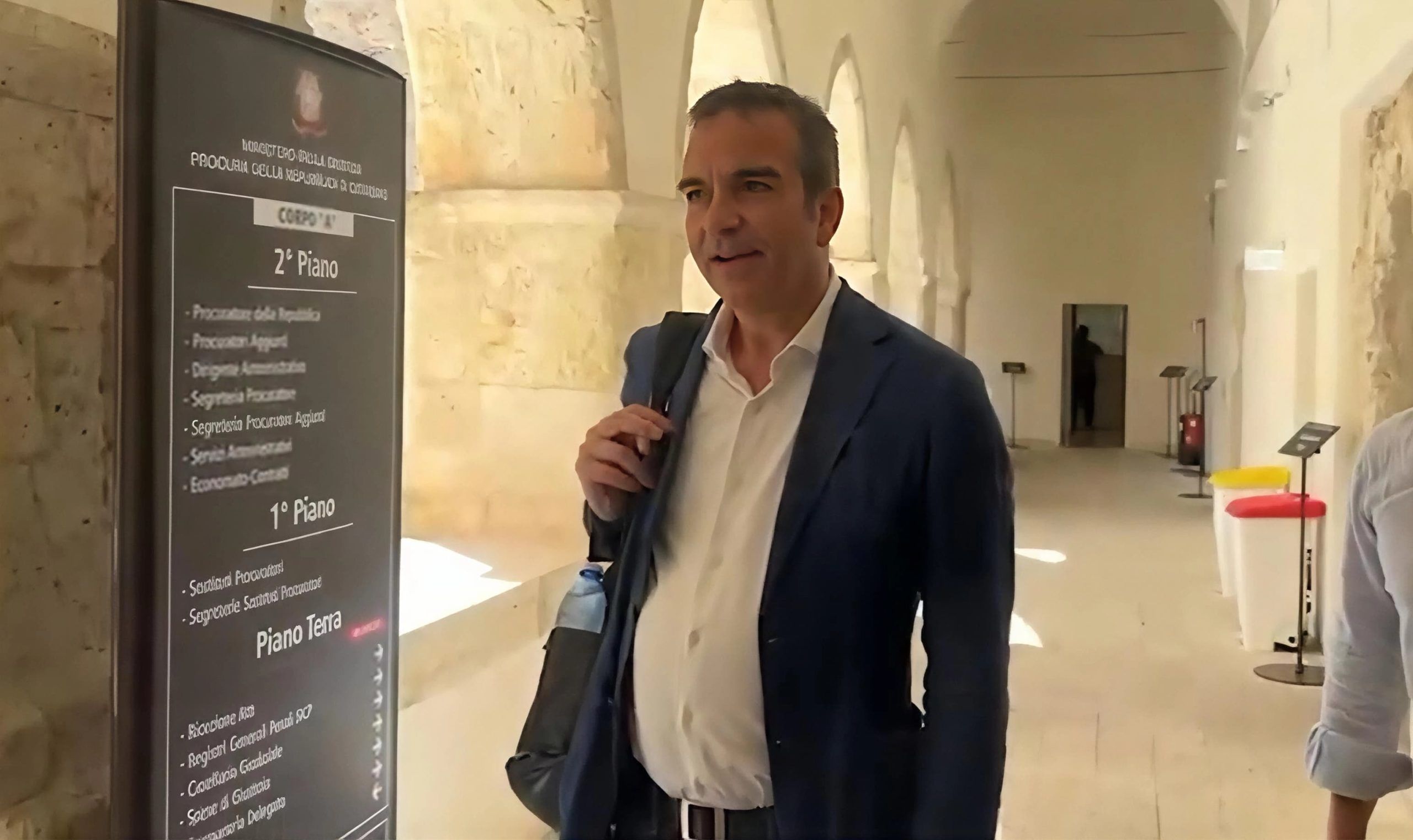 Il presidente Occhiuto in Procura a Catanzaro: iniziato l’interrogatorio