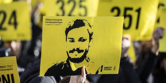 Anche a Cosenza una panchina gialla dedicata a Giulio Regeni