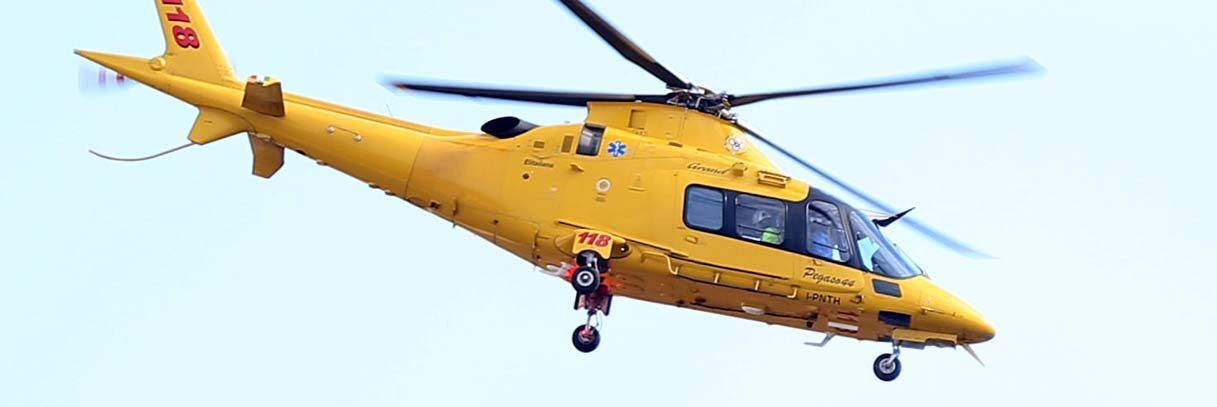 Precipita a scuola dalla tromba delle scale, grave 12enne nel Varesotto