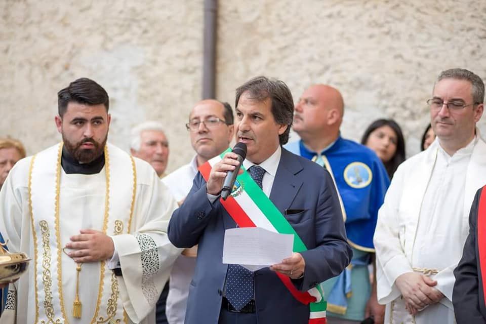 Carolei, il sindaco chiude tutte le scuole fino al 18 gennaio