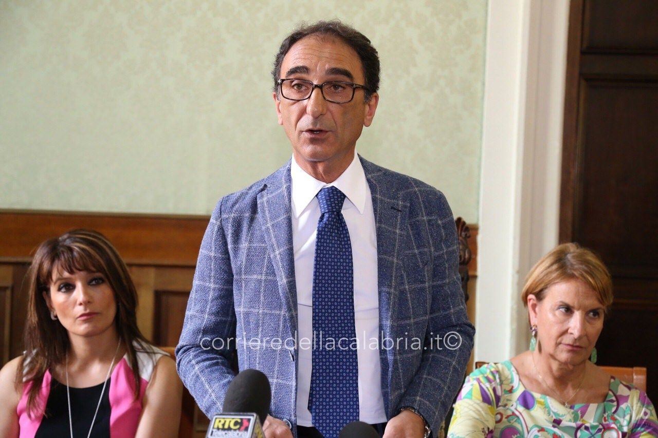 L'ennesima nuova giunta di Abramo