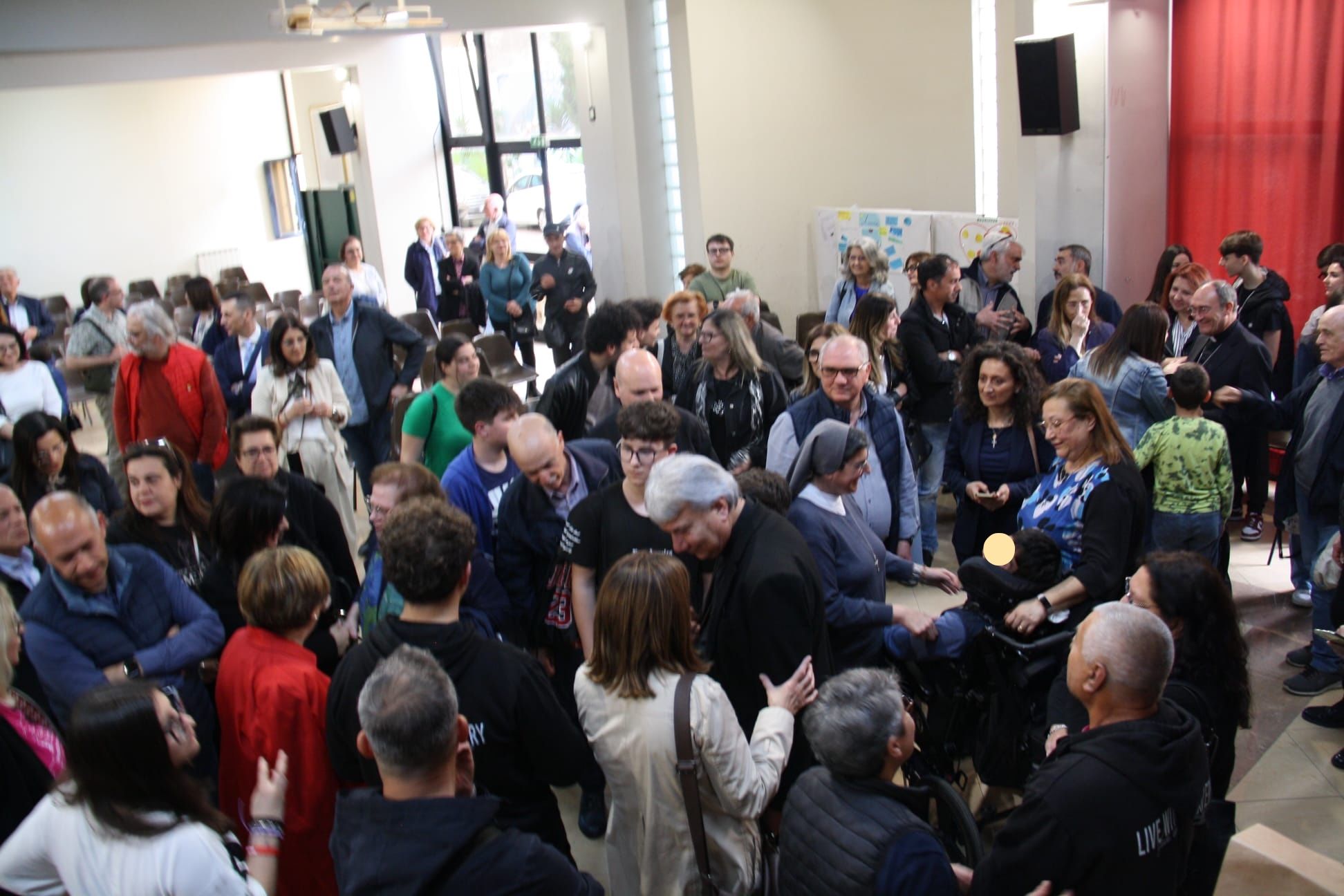 Don Mimmo Battaglia incontra i giovani della Parrocchia San Raffaele di Lamezia Terme