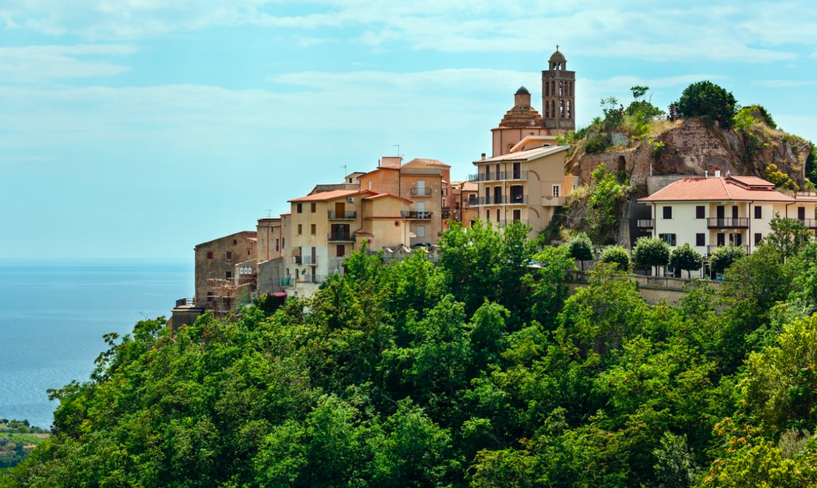 Albergo diffuso, la storia di Belmonte finisce sul Guardian