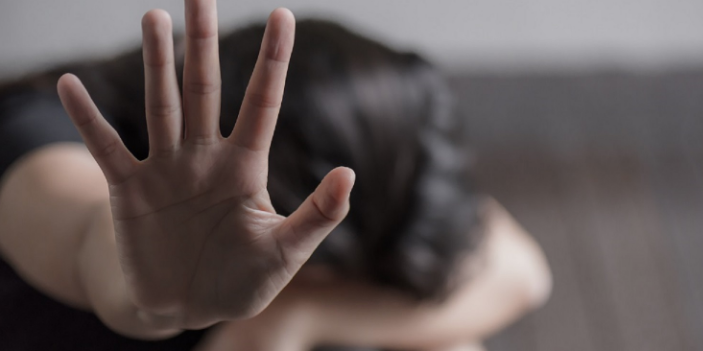 La denuncia di una donna dopo 19 anni di terrore e violenze: arrestato il marito a Polistena