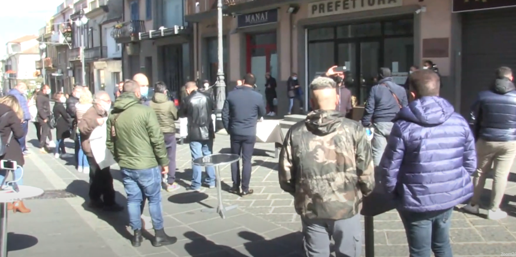 Covid, a Vibo la protesta dei ristoratori “zona bianca”