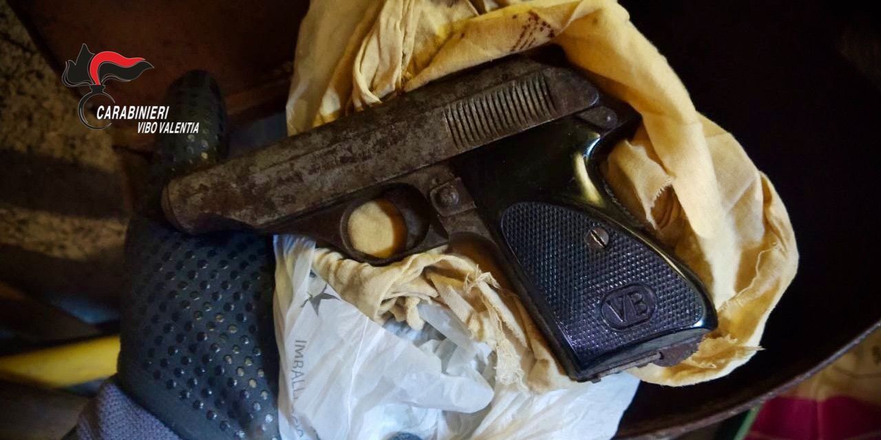 Trovata pistola abbandonata in un caseggiato rurale nel Vibonese – VIDEO