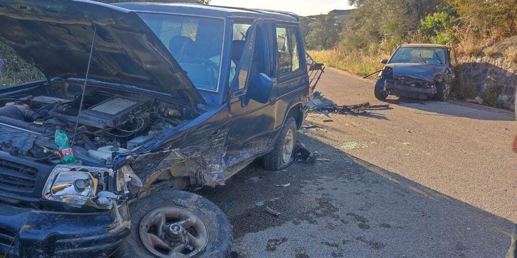 Pietrapaola, scontro violento tra una Fiesta e un fuoristrada: una ragazza è grave