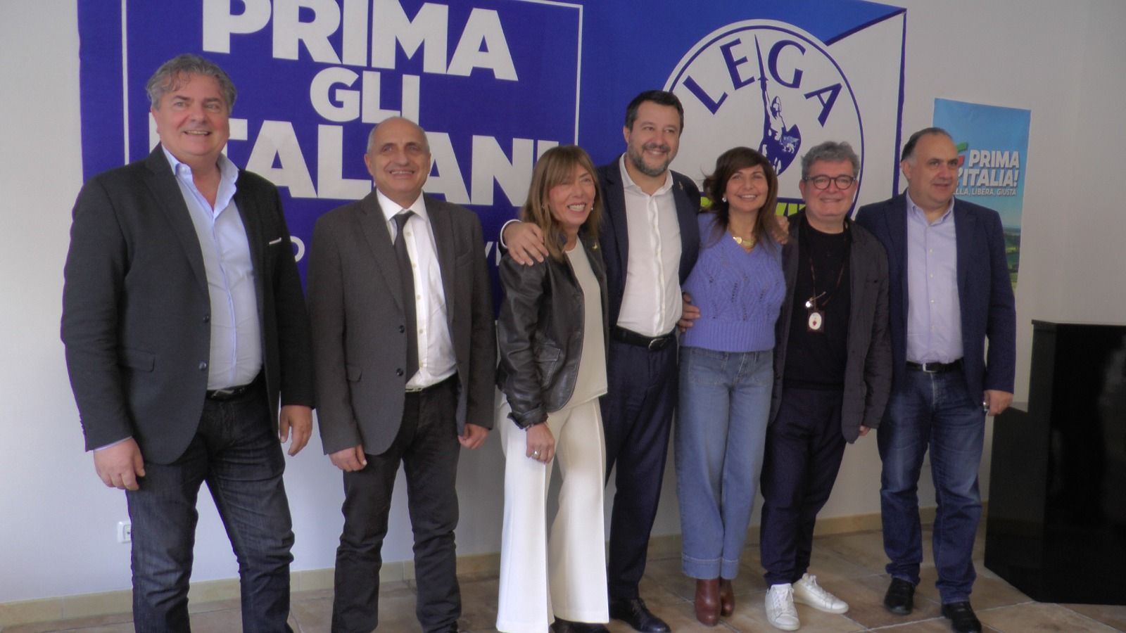 La mail al Corriere e le candidature. Lega “agitata” tra le critiche a Saccomanno e i pellegrinaggi di Spirlì