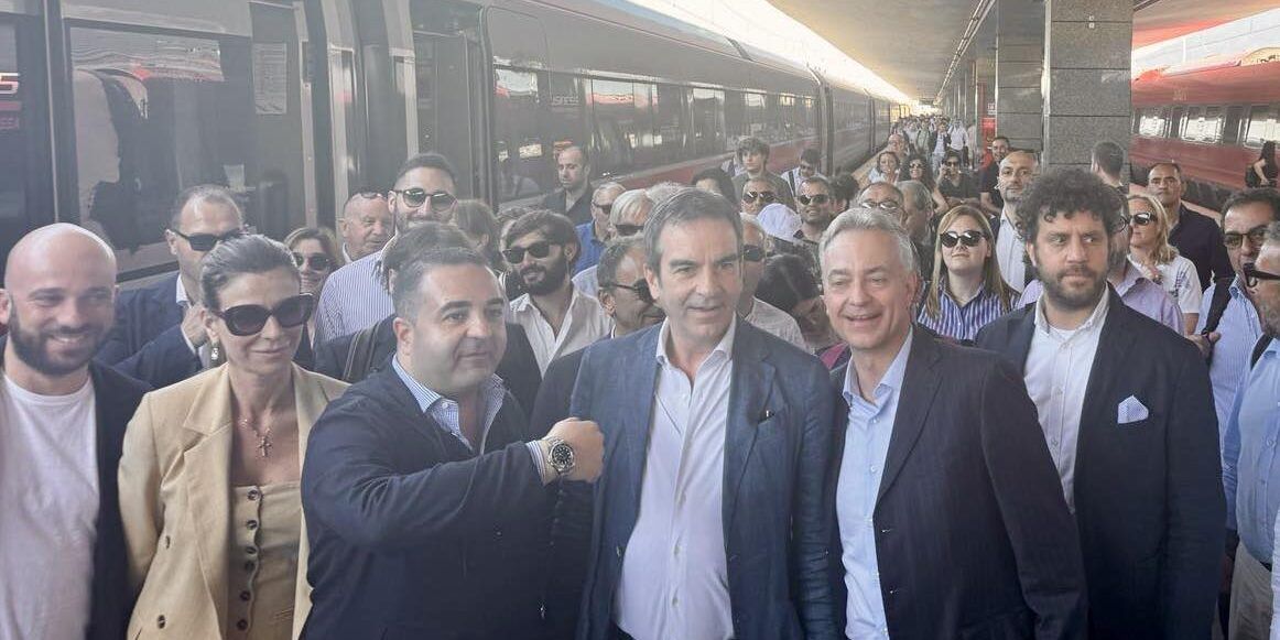 Anche dalla Calabria un treno azzurro: «L’unico voto utile è a Forza Italia»