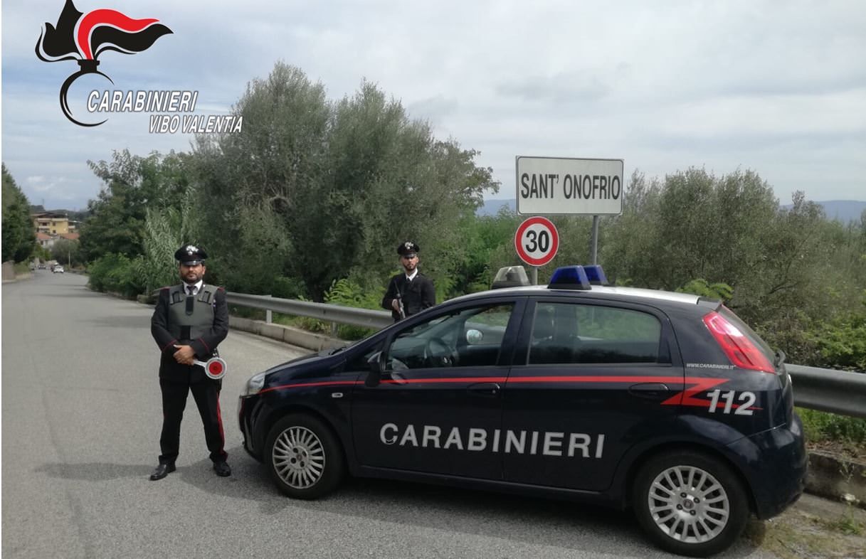 Minacce ad un sottufficiale dell’Arma. Affissi a Sant’Onofrio manifesti funebri