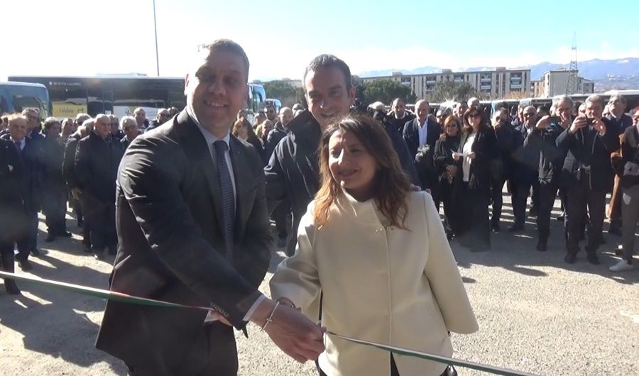 Nuovi bus e treni di Ferrovie della Calabria, Occhiuto: «Il segno di una Regione che non sta ferma»