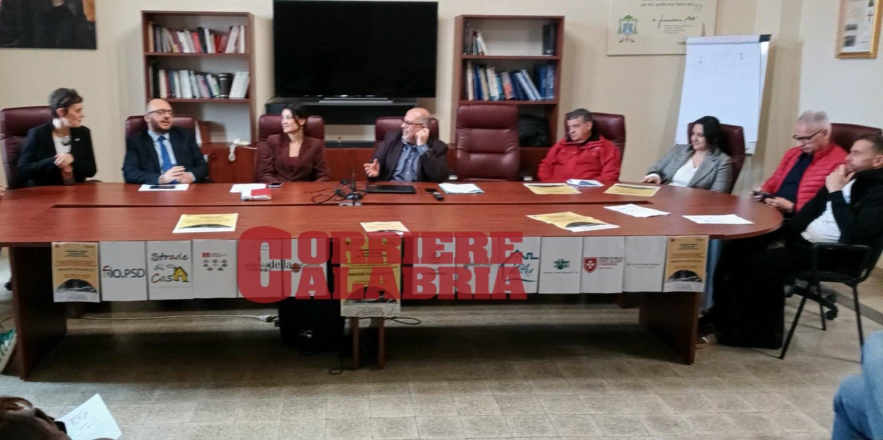 Povertà, le associazioni di Cosenza fanno rete (e “chiamano” la politica)